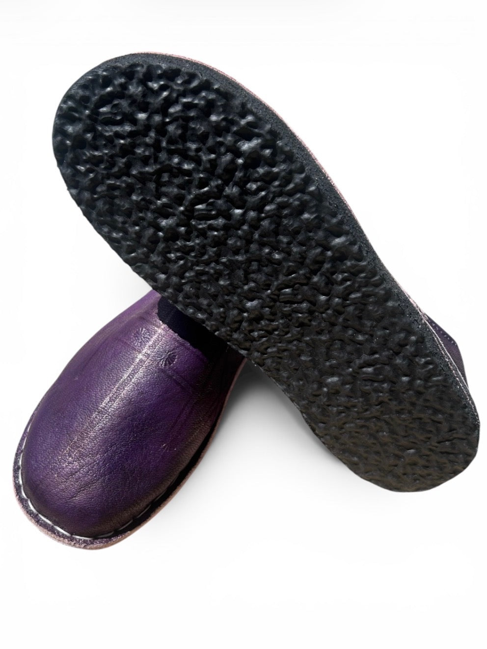 Babouche marocaine en cuir violet — chaussure artisanale fait main au Maroc