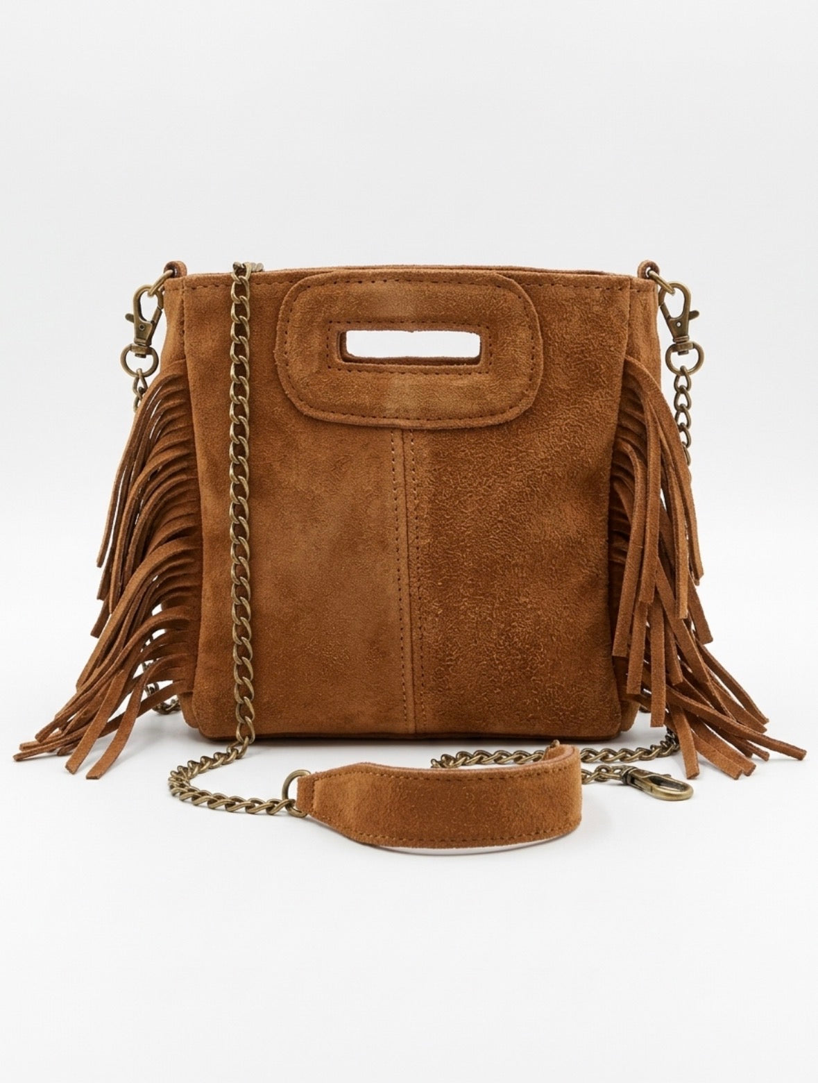 Petit sac Sienna en cuir cognac, vu de face, avec franges latérales et bandoulière chaîne.