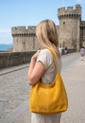 Sac hobo en suédine jaune moutarde — fait main au Maroc