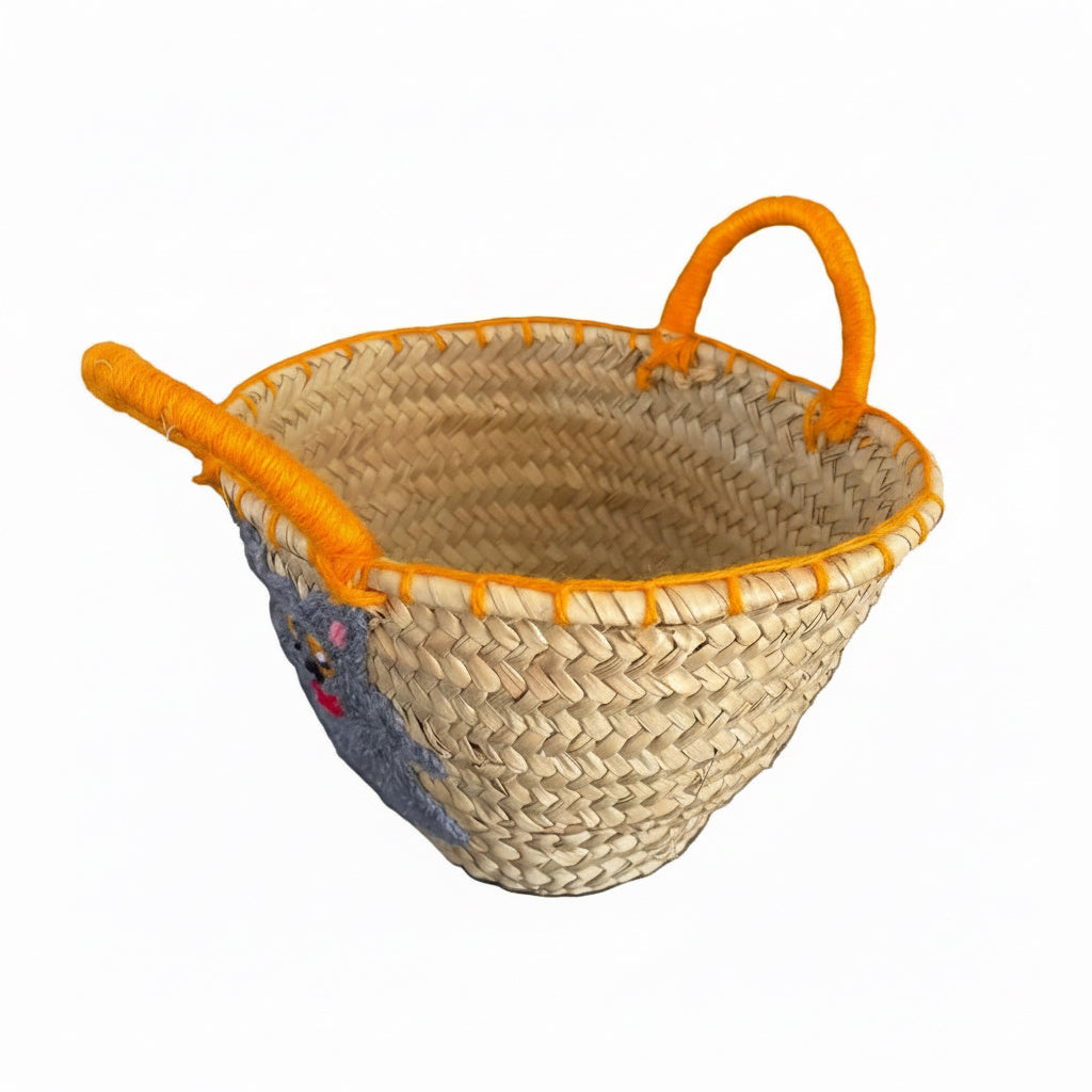 Panier enfant en fibre naturelle brodé anses laine orange — artisanat marocain fait main