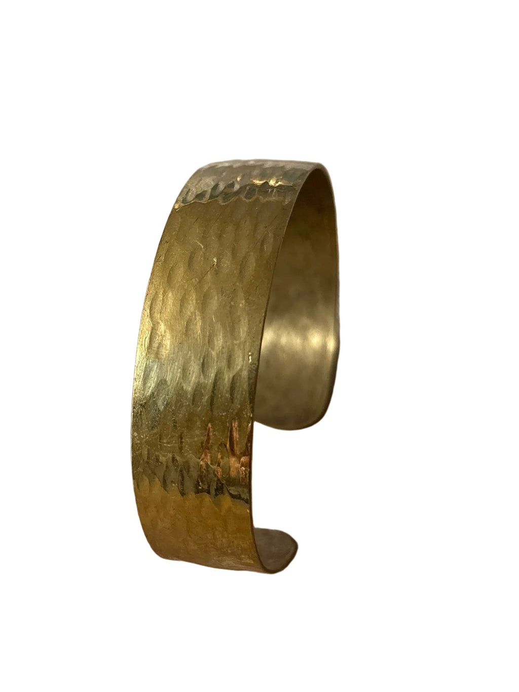 Manchette en laiton dorée striée — bracelet artisanal fait main Maroc