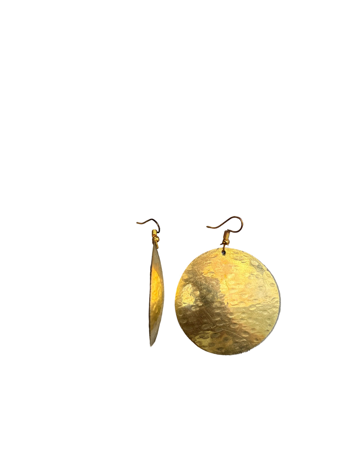 Boucles d'oreilles disques martelées en laiton — artisanat marocain fait main