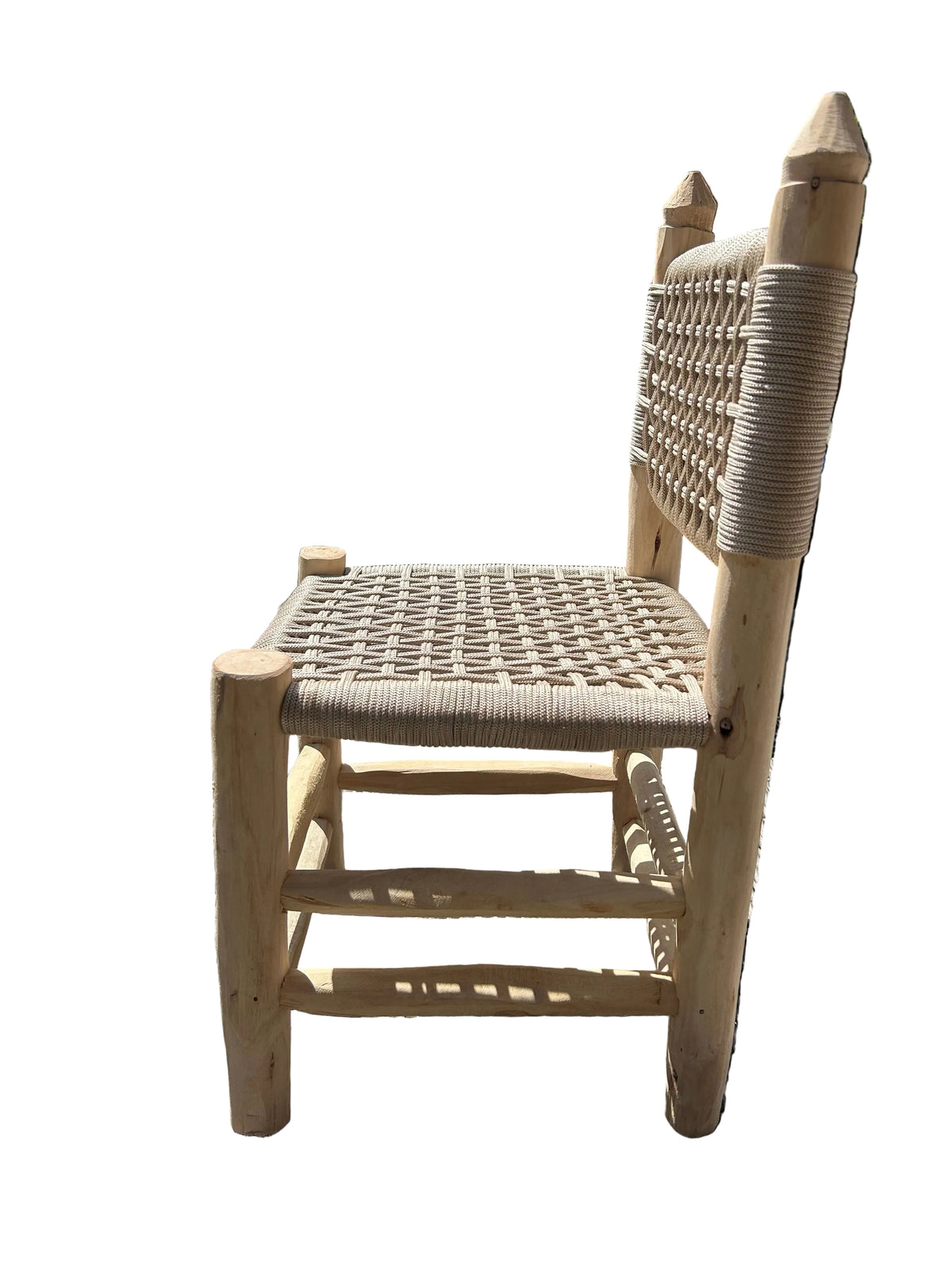 Chaise en bois d'eucalyptus et cordes de nylon — mobilier artisanal marocain fait main