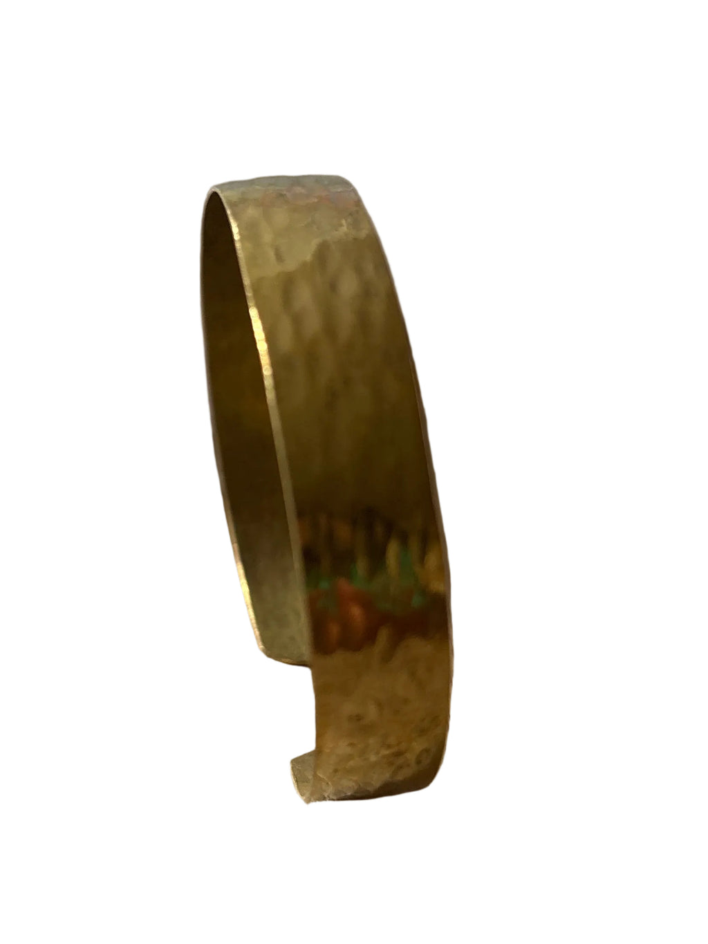 Manchette ouverte en laiton dorée martelée — bracelet artisanal fait main Maroc