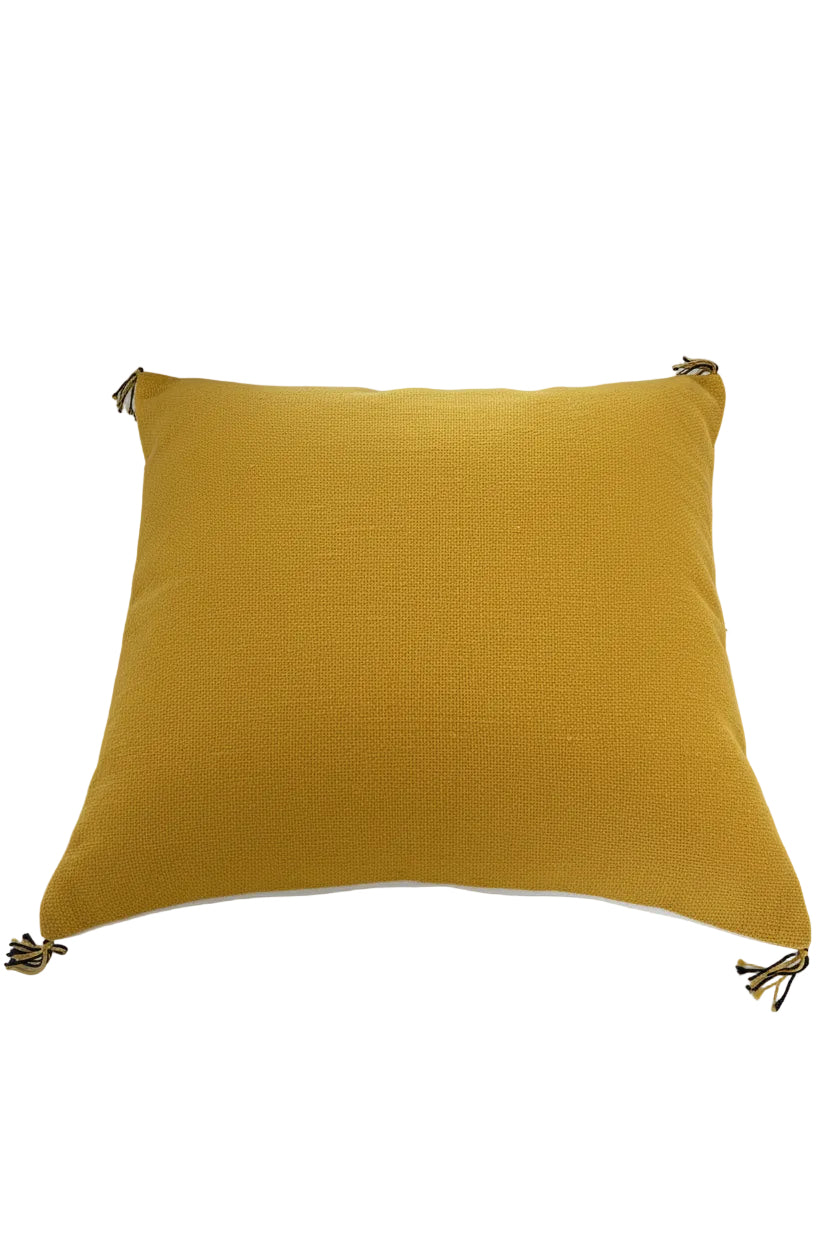 Housse de coussin Sabra jaune moutarde et broderies chocolat — soie de cactus fait main Maroc