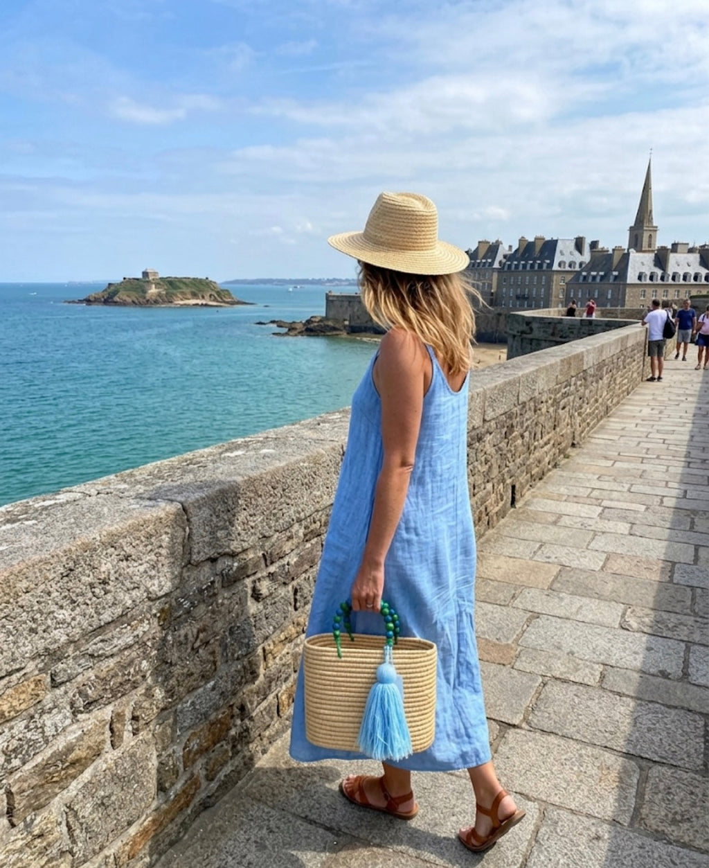 Sac Amira en raphia tressé & perles bleues-vertes — pièce unique artisanale, fait main au Maroc