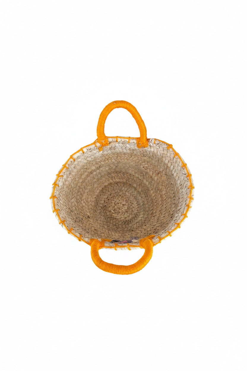 Panier enfant en fibre naturelle brodé anses laine orange — artisanat marocain fait main