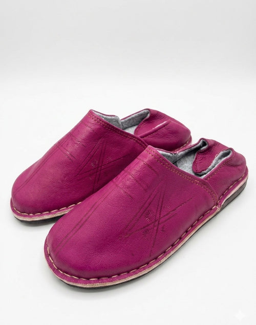 Babouche marocaine en cuir rose — chaussure artisanale fait main au Maroc