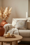 Housse de coussin Sabra taupe et broderies — soie de cactus artisanat marocain fait main
