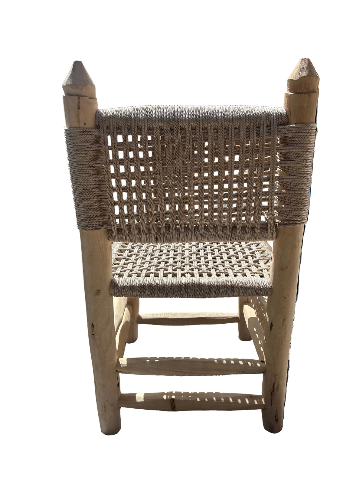 Chaise en bois d'eucalyptus et cordes de nylon — mobilier artisanal marocain fait main