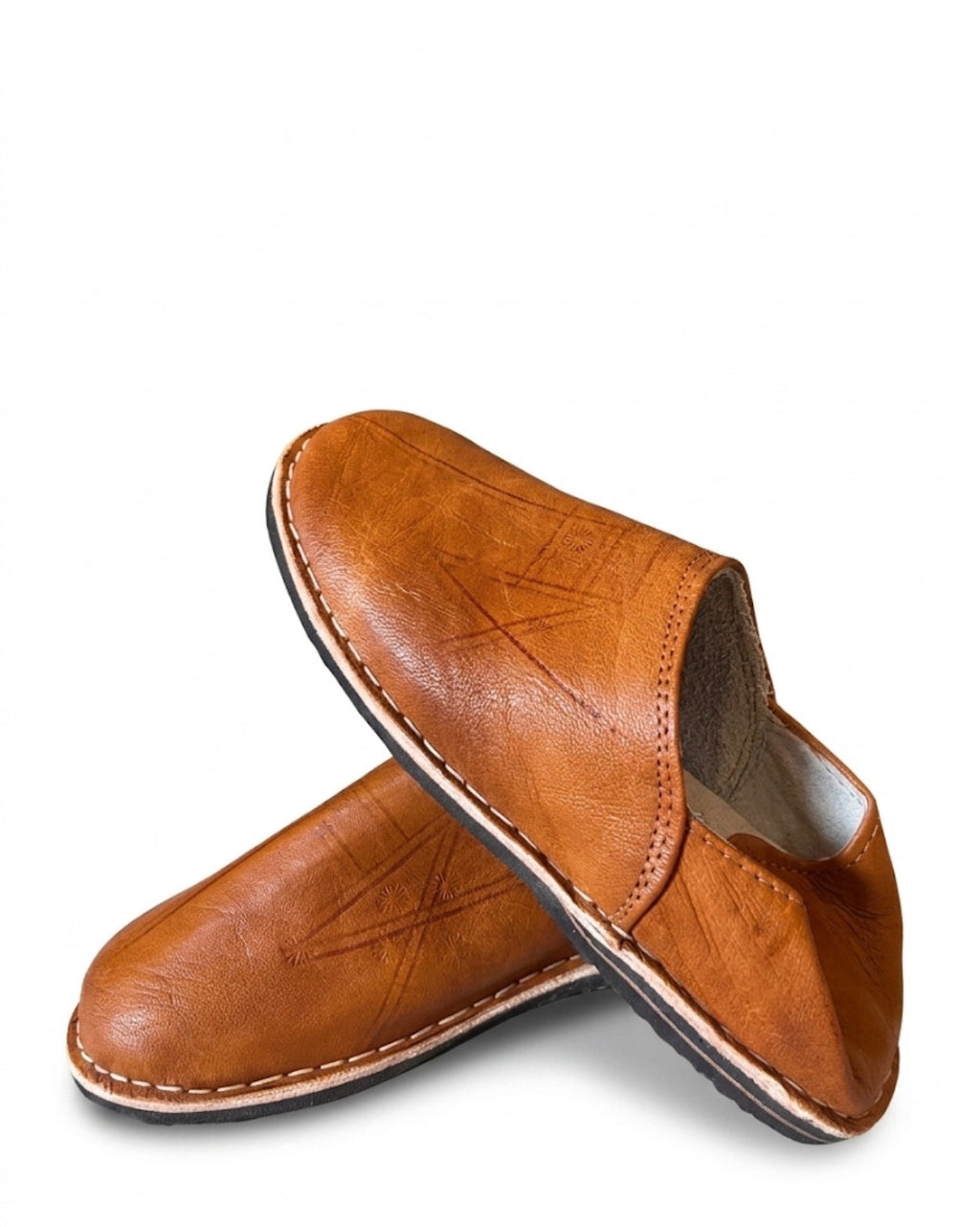 Babouche marocaine en cuir camel — chaussure artisanale fait main au Maroc