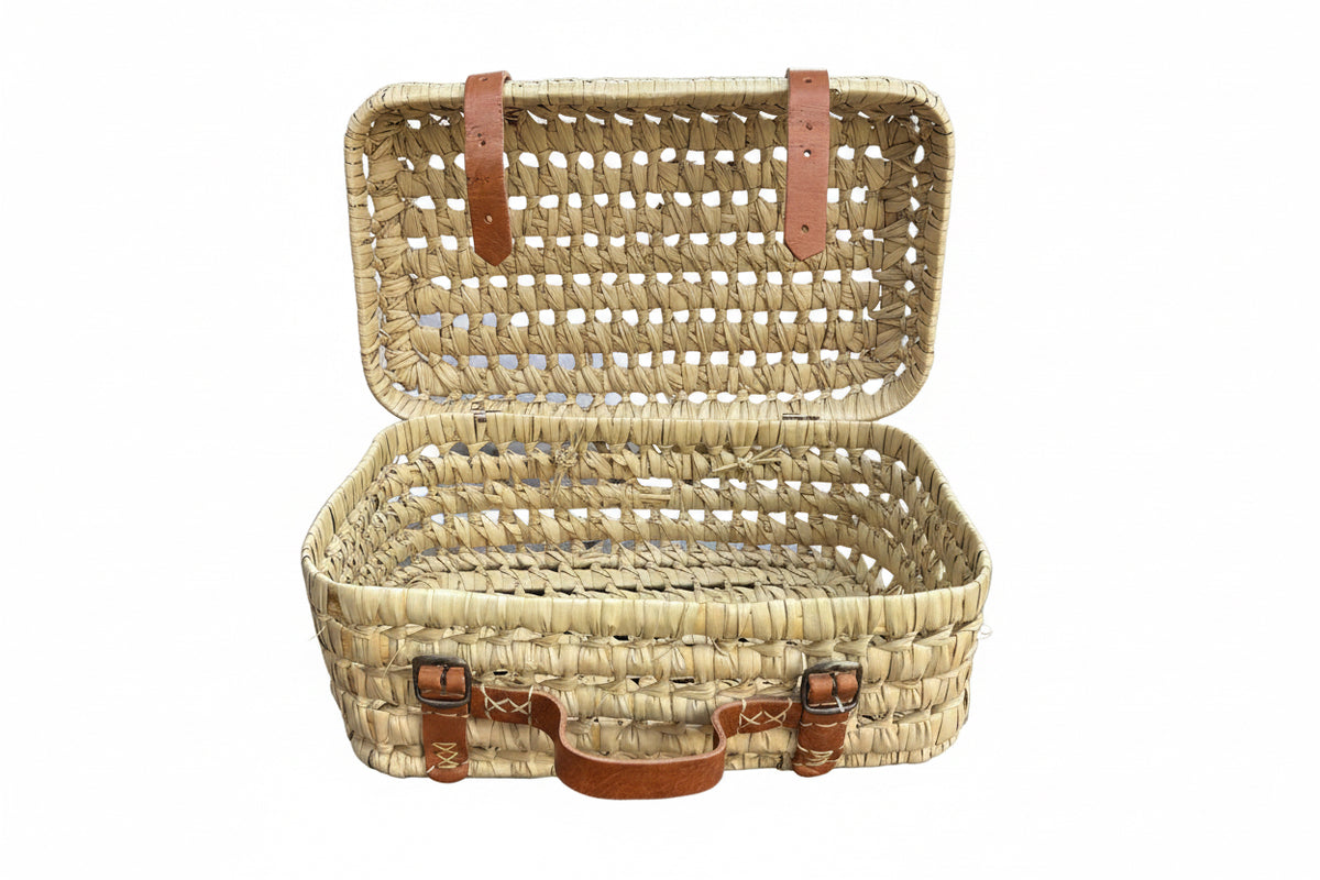 Valisette artisanale en fibre naturelle et cuir — fait main au Maroc