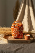 Trousse de toilette en velours orange et doré, motifs zellige — artisanat marocain fait main