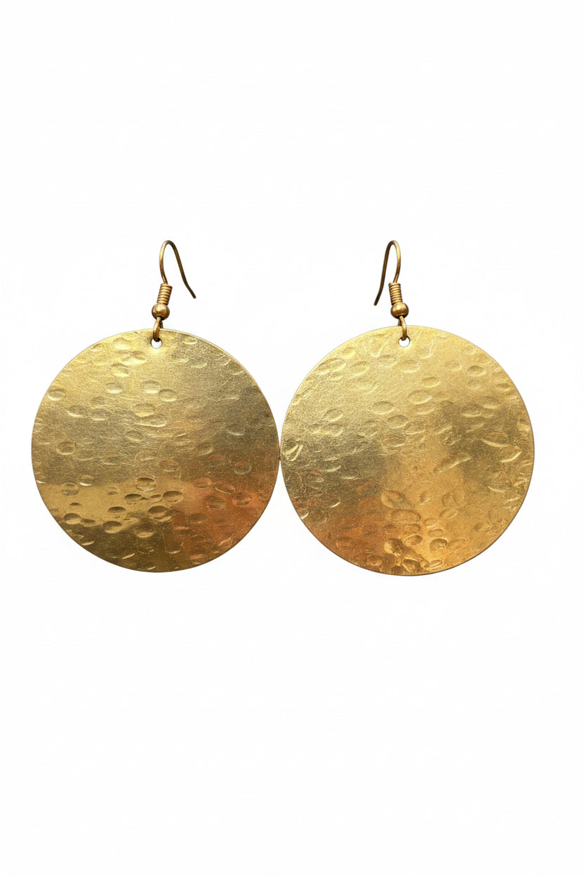 Boucles d'oreilles disques martelées en laiton — artisanat marocain fait main