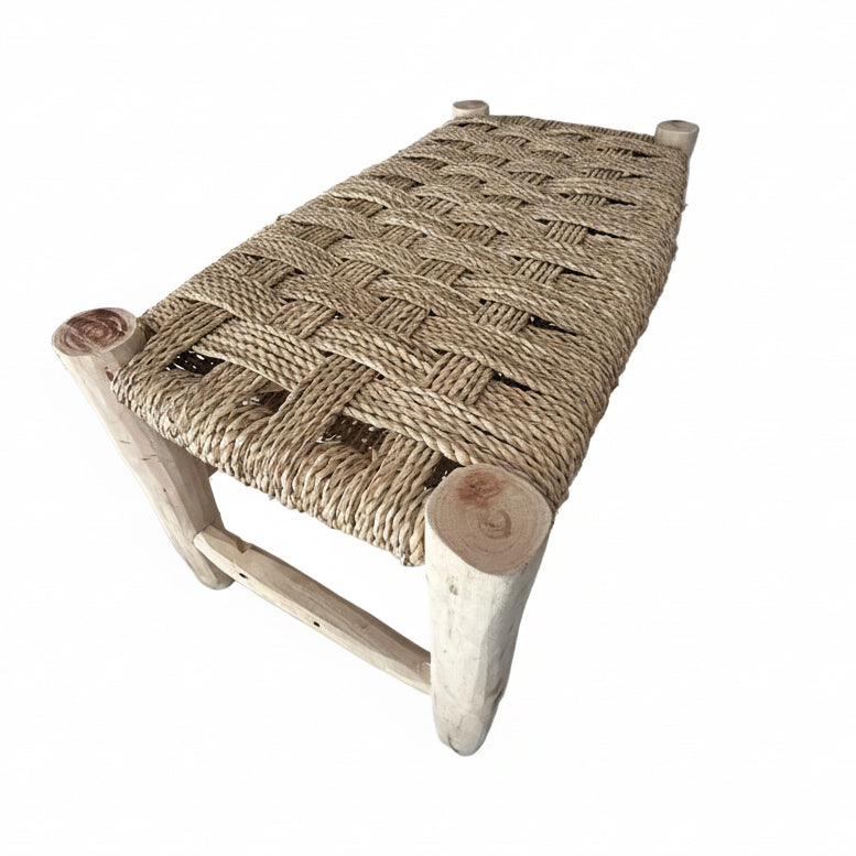 Banc en bois d'eucalyptus et doum tressé — mobilier artisanal marocain, fait main au Maroc