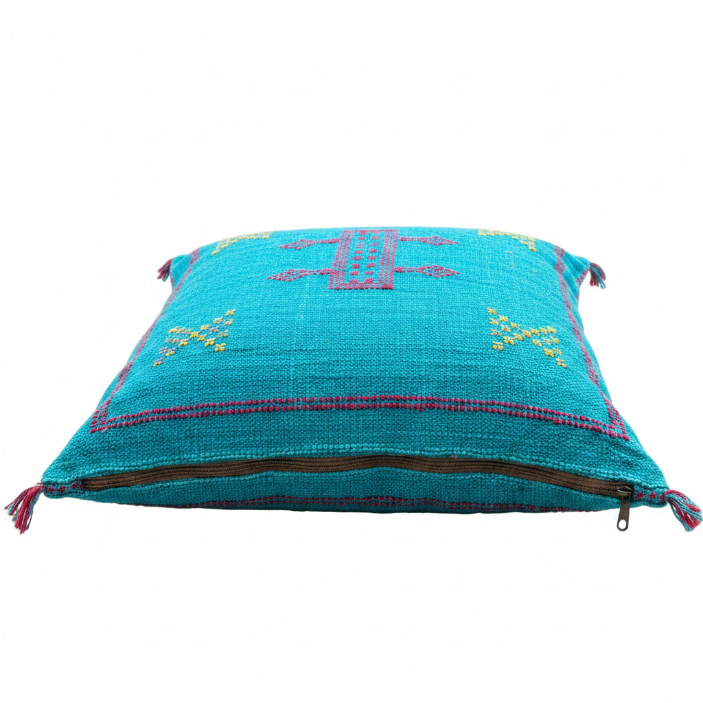 Housse de coussin Sabra turquoise et broderies multicolores — soie de cactus fait main Maroc