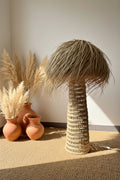 Lampe à poser tressée en fibres naturelles H 85 cm — artisanat marocain fait main