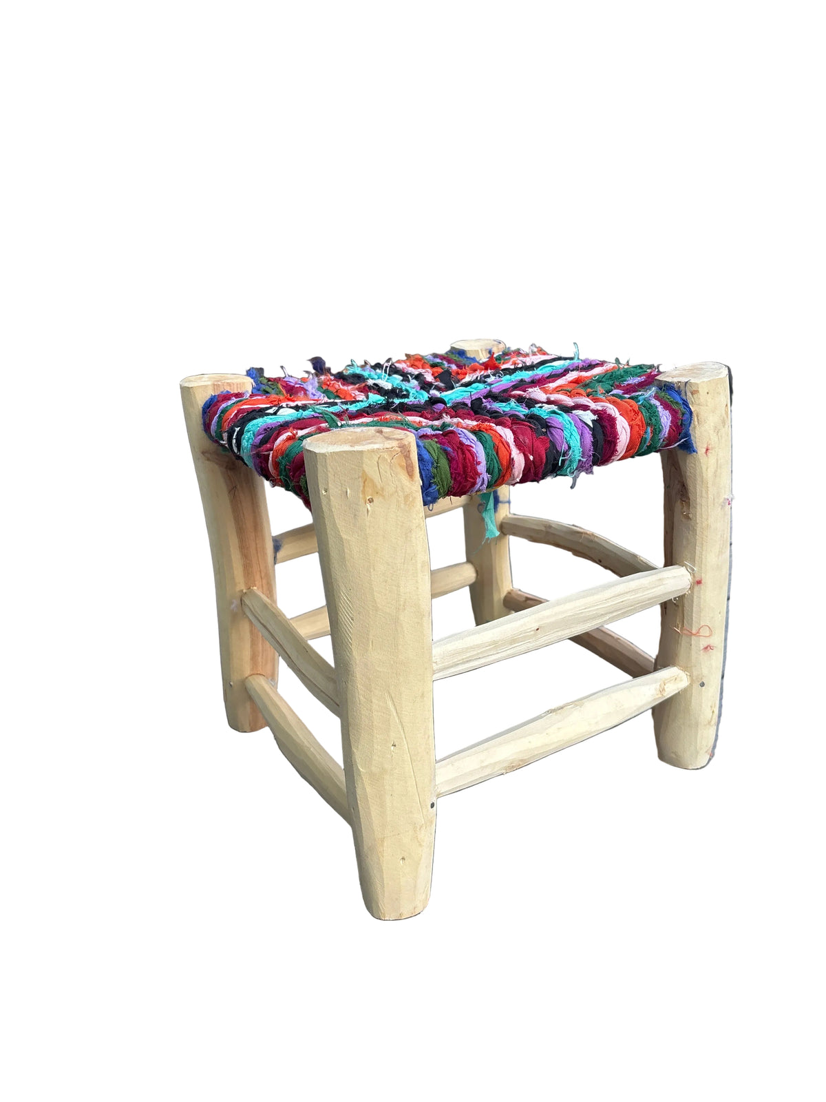 Tabouret en bois d'eucalyptus et boucherouite — mobilier artisanal marocain fait main