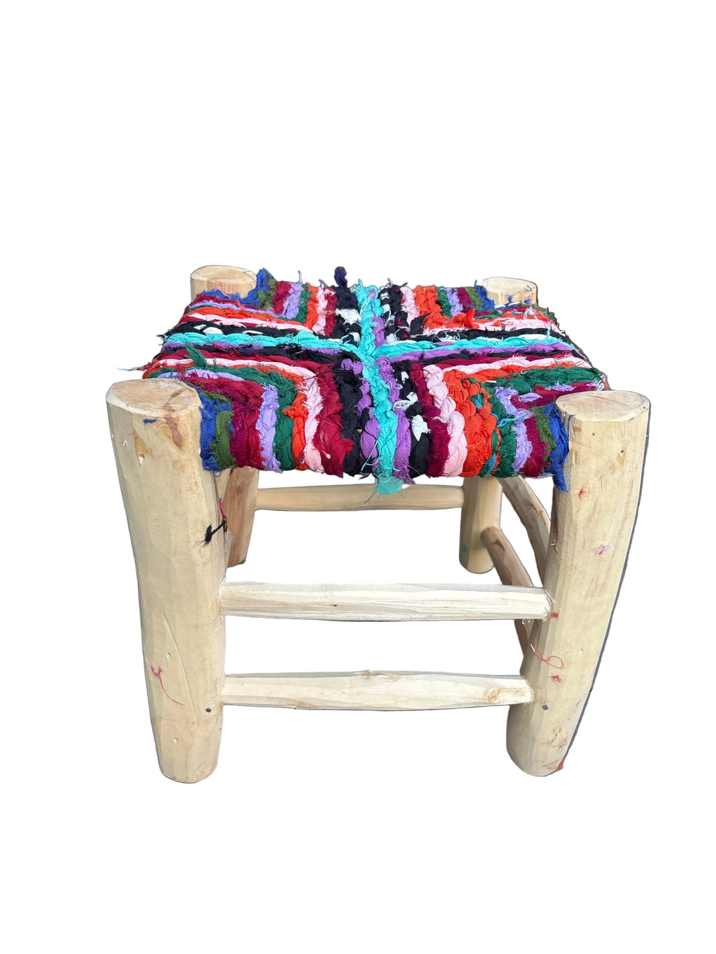 Tabouret en bois d'eucalyptus et boucherouite — mobilier artisanal marocain fait main