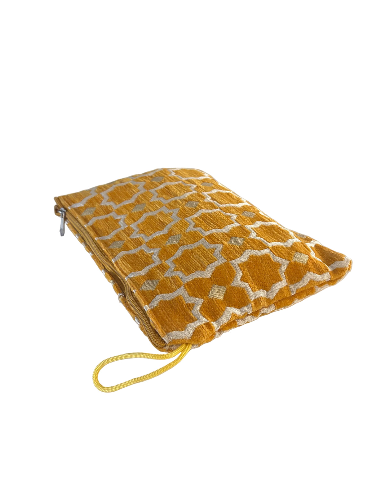 Pochette zippée brodée velours orange motifs marocains — fait main au Maroc