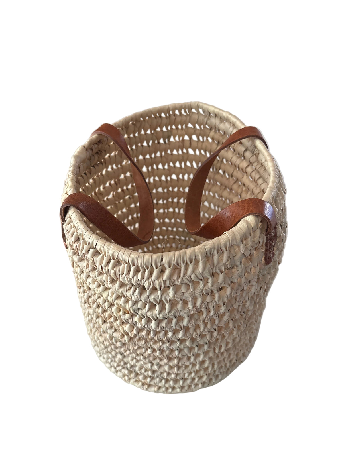 Panier tressé en feuille de palmier et anses cuir — fait main au Maroc