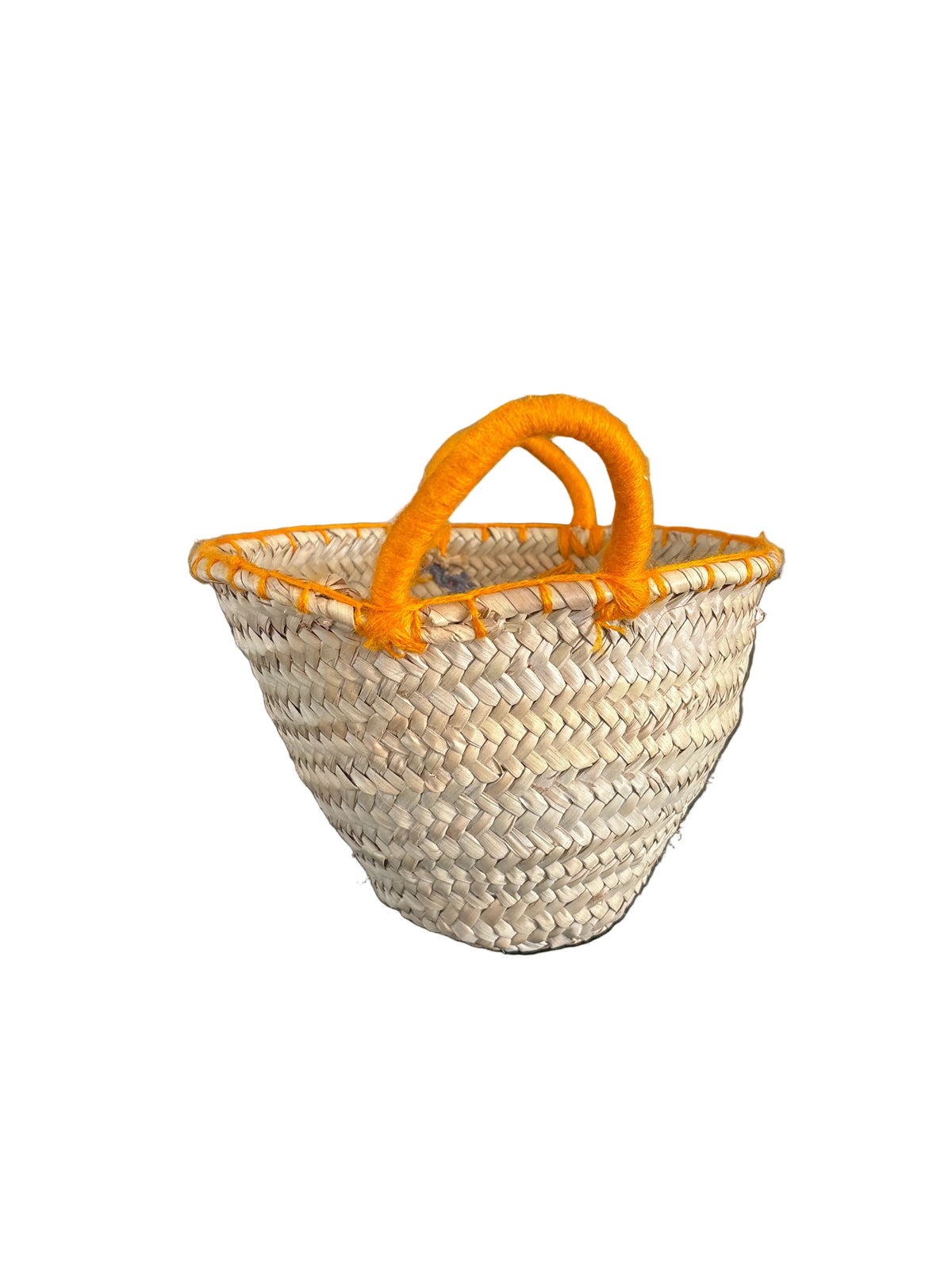 Panier enfant en fibre naturelle brodé anses laine orange — artisanat marocain fait main