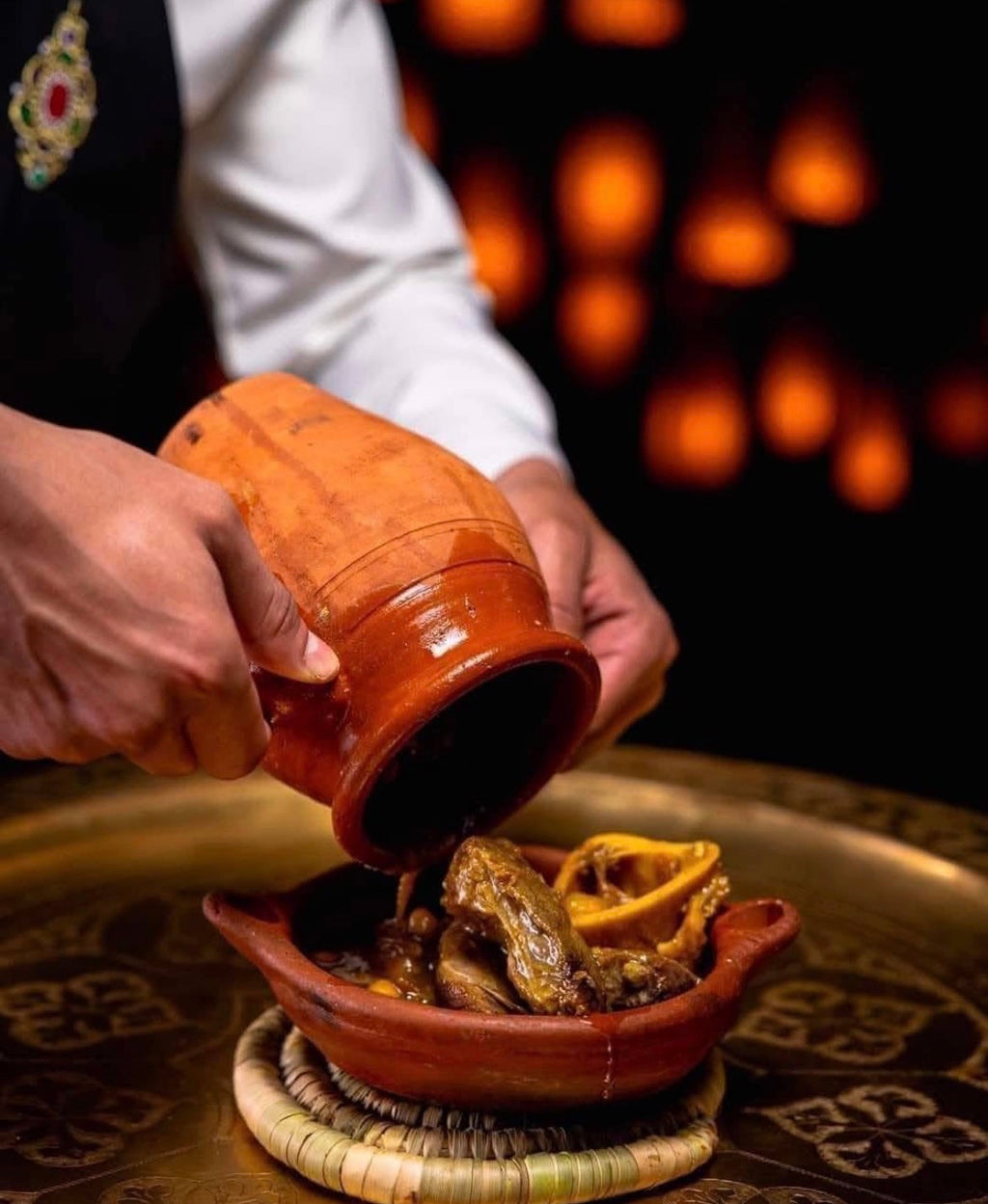 Tangia marocaine en terre cuite sur braises – cuisson traditionnelle fait main