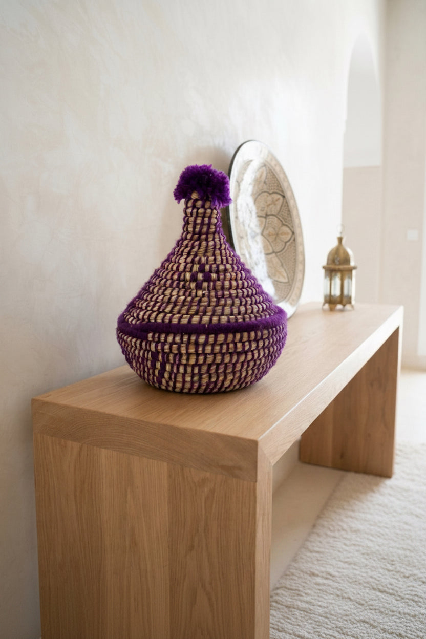 Petit panier berbère forme tajine en fibre naturelle et pompon — artisanat marocain fait main