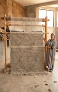 Kilim en laine naturelle beige et blanc motifs losanges — 250 x 150 cm pièce unique Maroc