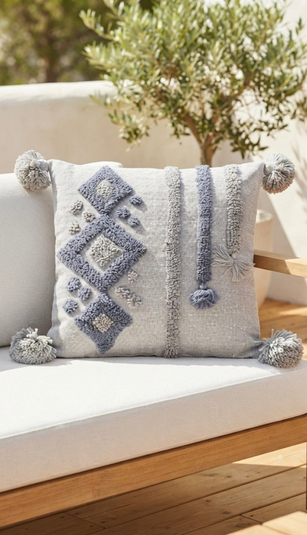 Housse de coussin tufted berbère bleu et gris — fait main au Maroc 50 x 50 cm