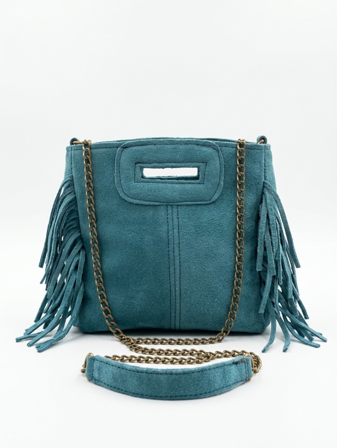 Petit sac Sienna en cuir bleu canard, avec franges latérales, poignée intégrée et bandoulière chaîne.