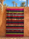 Kilim berbère multicolore à rayures en laine artisanale — tissé main Maroc