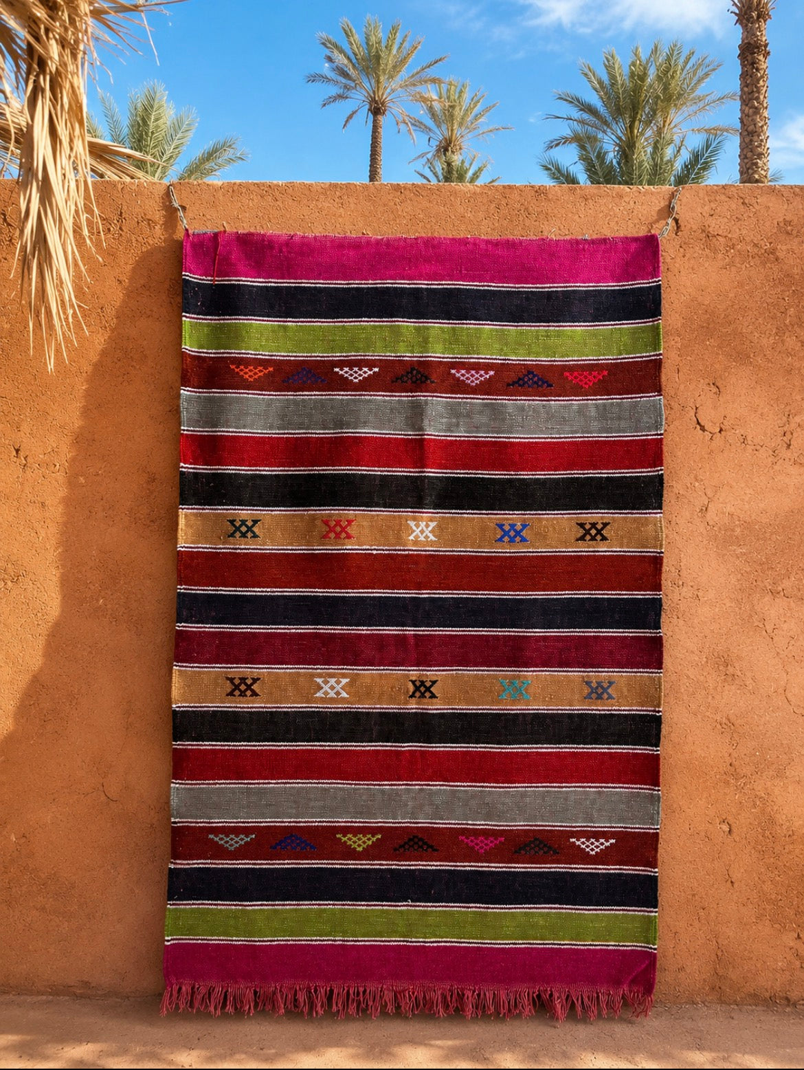 Kilim berbère multicolore à rayures en laine artisanale — tissé main Maroc