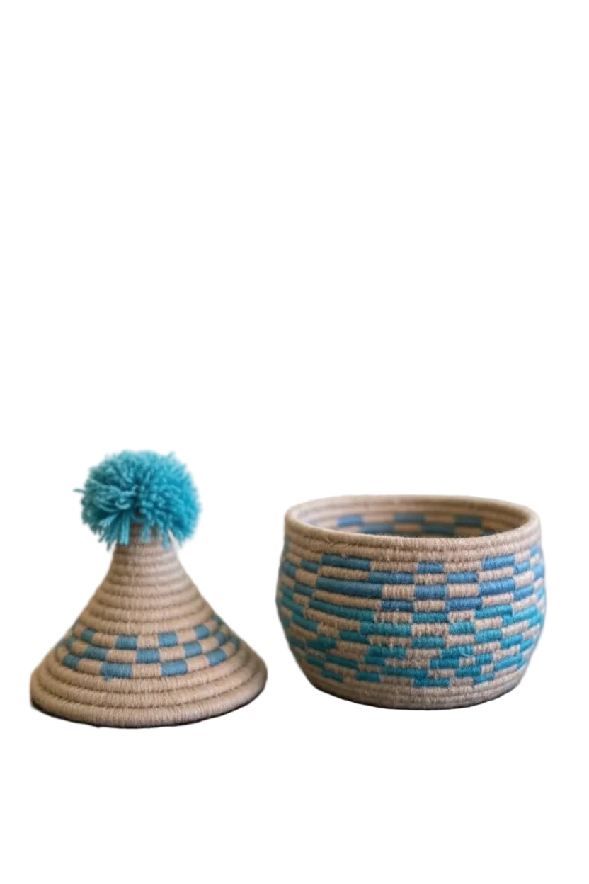 Pot berbère tressé bleu et gris — décoration artisanale marocaine, fait main au Maroc