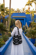 Tote bag en velours artisanal noir et blanc — fait main Maroc