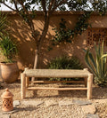 Banc en bois d'eucalyptus et doum tressé — mobilier artisanal marocain, fait main au Maroc