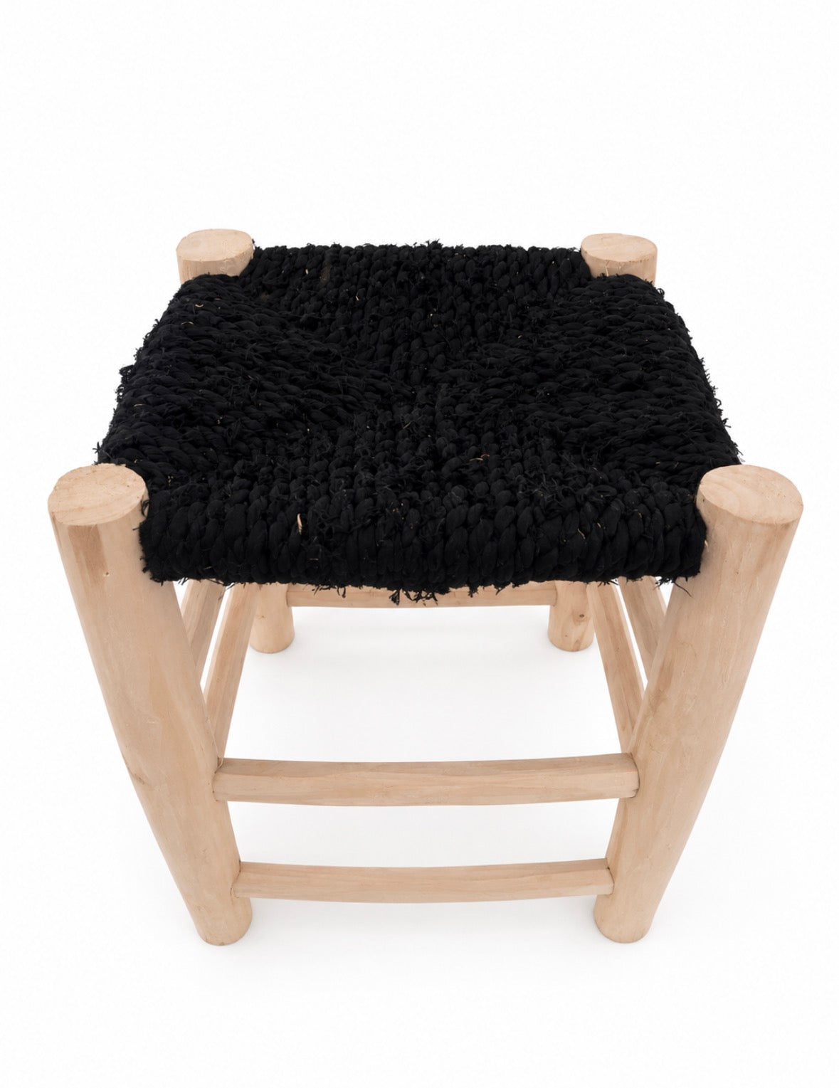 Tabouret en bois d'eucalyptus et boucherouite — mobilier artisanal marocain fait main