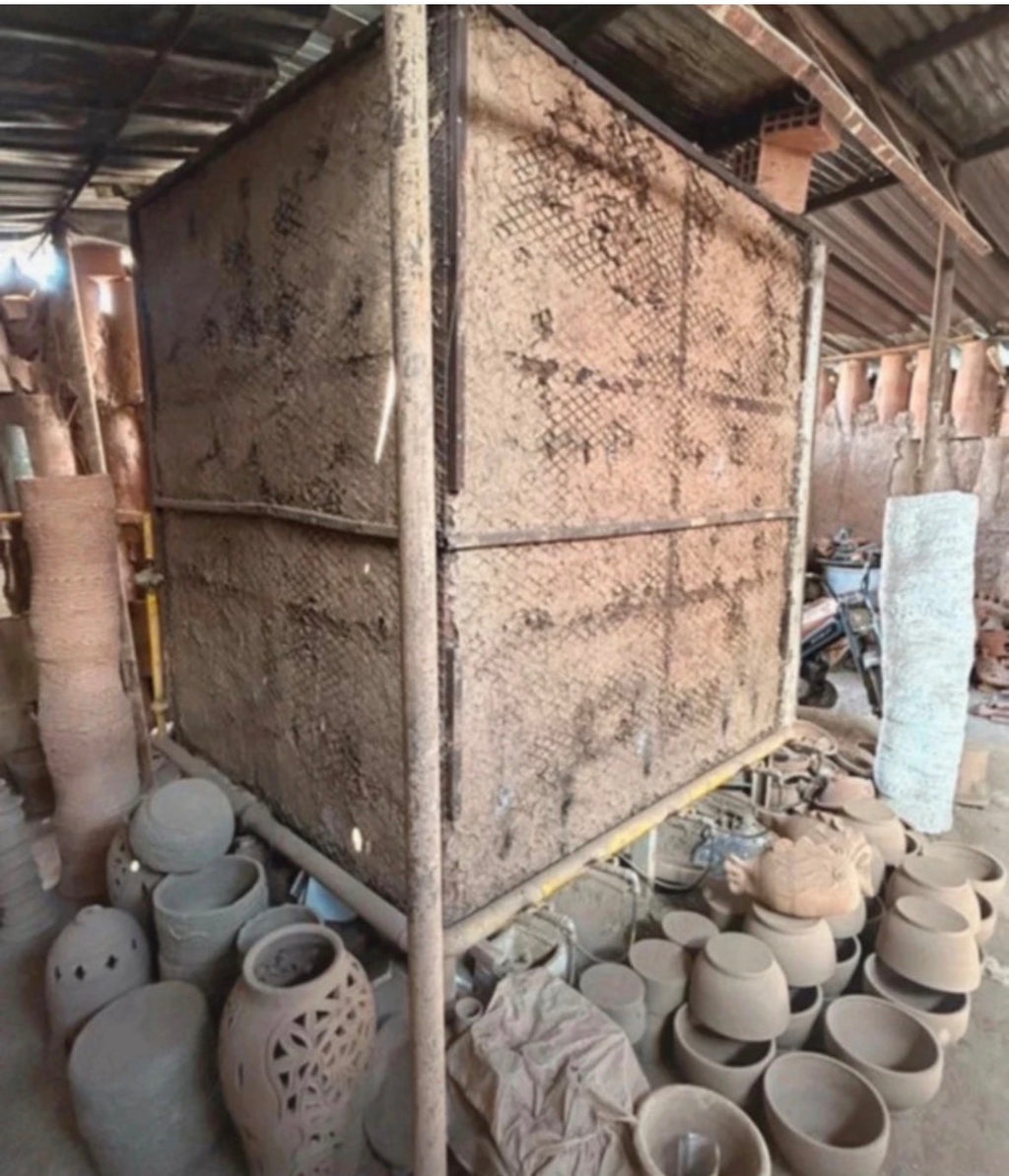 Atelier de poterie marocaine – fabrication artisanale des tangias en terre cuite