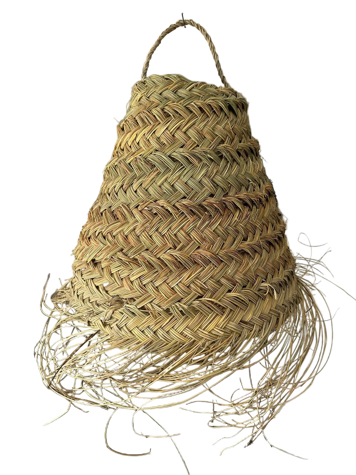 Suspension tekfa tressée en doum et franges raphia — luminaire artisanal marocain, fait main au Maroc
