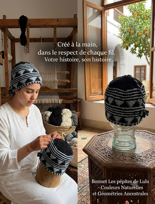 Bonnet tricoté artisanal en laine bleu ciel et noir — fait main au Maroc