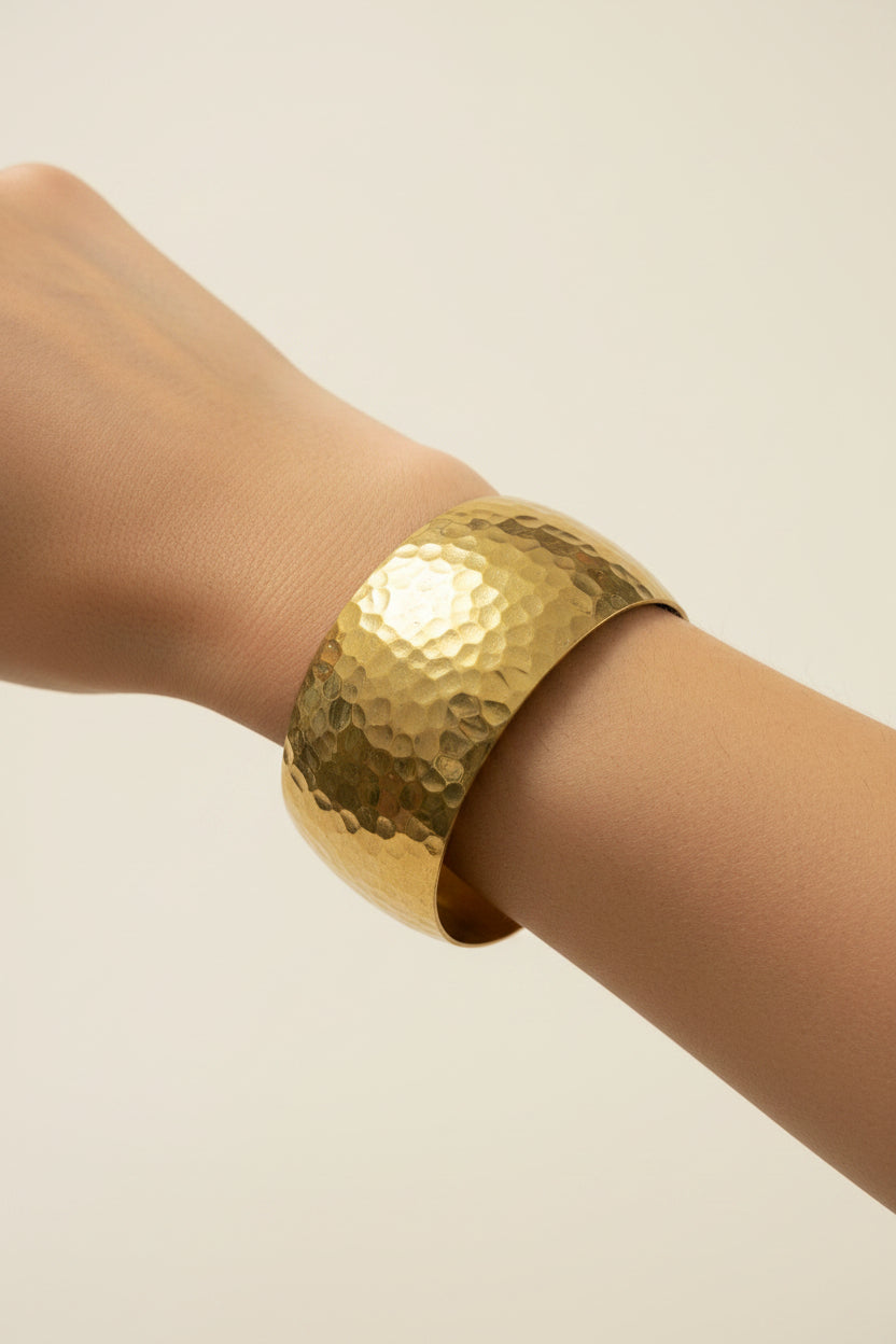 Bracelet Manchette en Laiton Martelé Doré