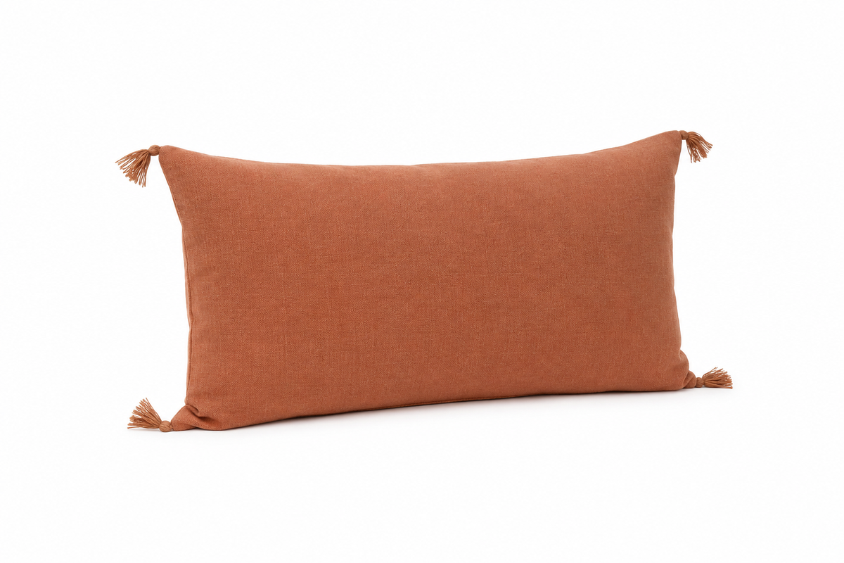 Housse de coussin Sabra orange terracotta et broderies berbères — soie de cactus fait main Maroc