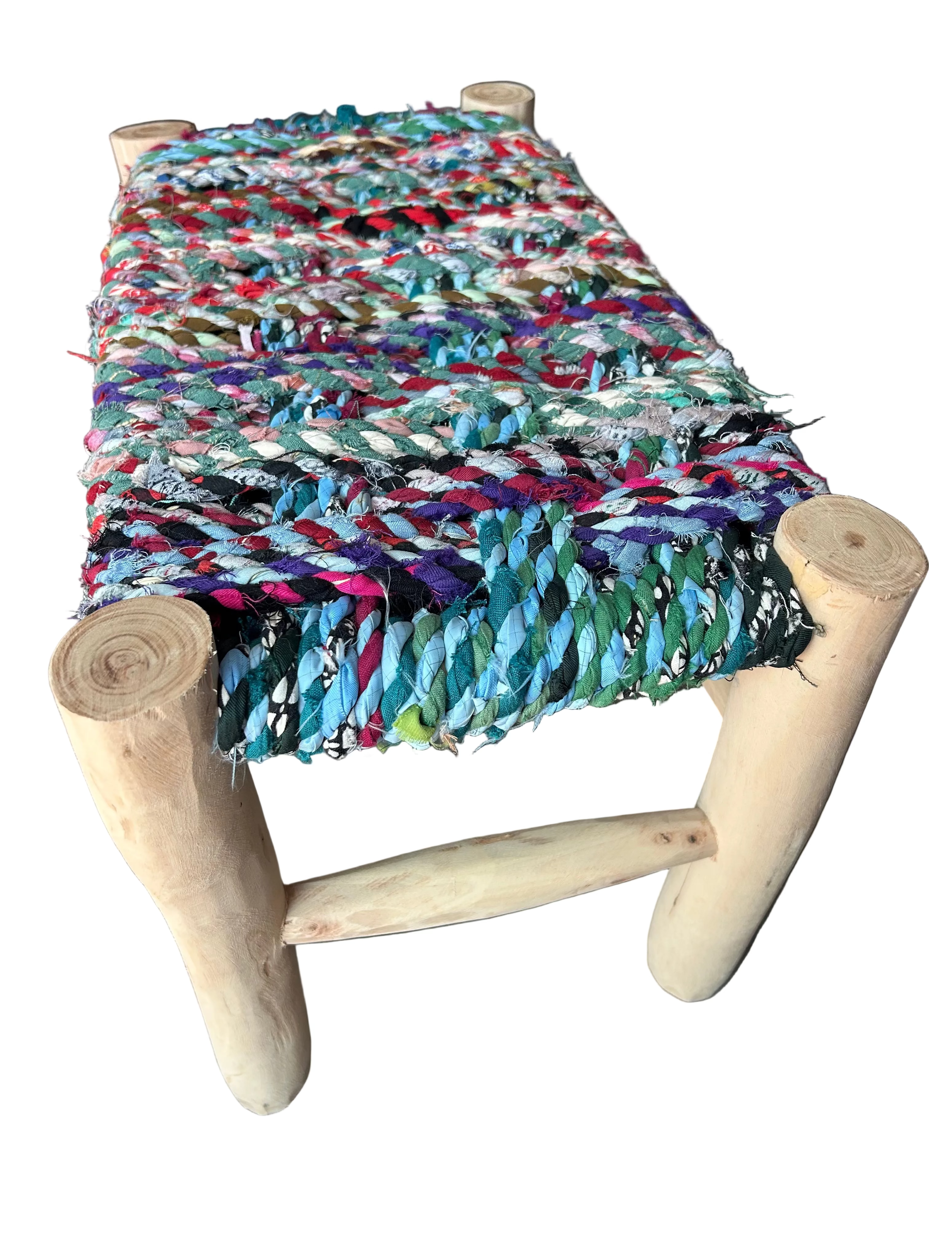Banc en bois d'eucalyptus et boucherouite multicolore — mobilier artisanal marocain, fait main au Maroc