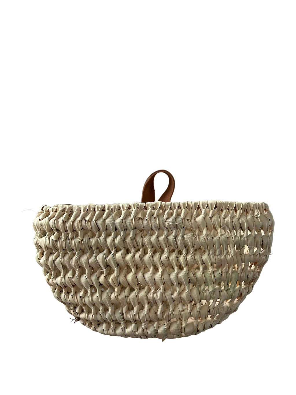Panier mural arrondi en fibre naturelle et anse cuir — fait main au Maroc