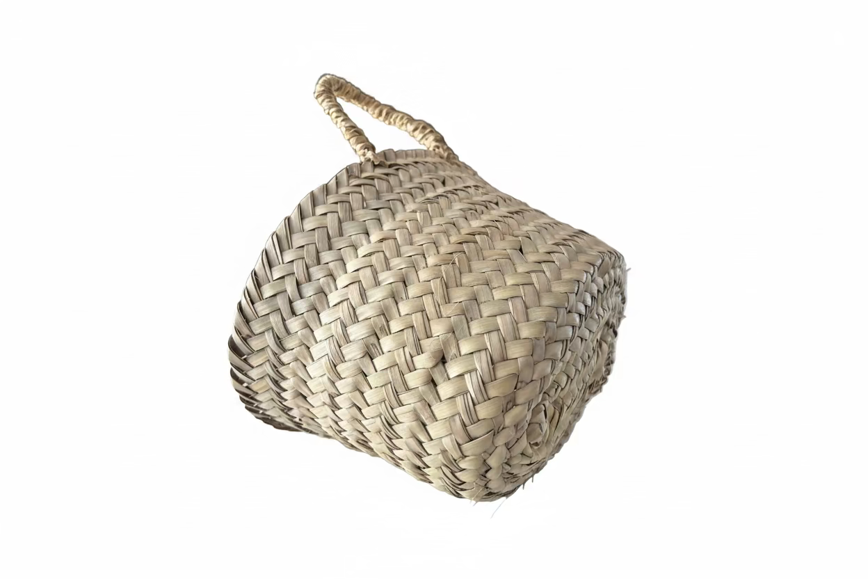Petit panier à pain en fibre naturelle tressée et anses — fait main au Maroc