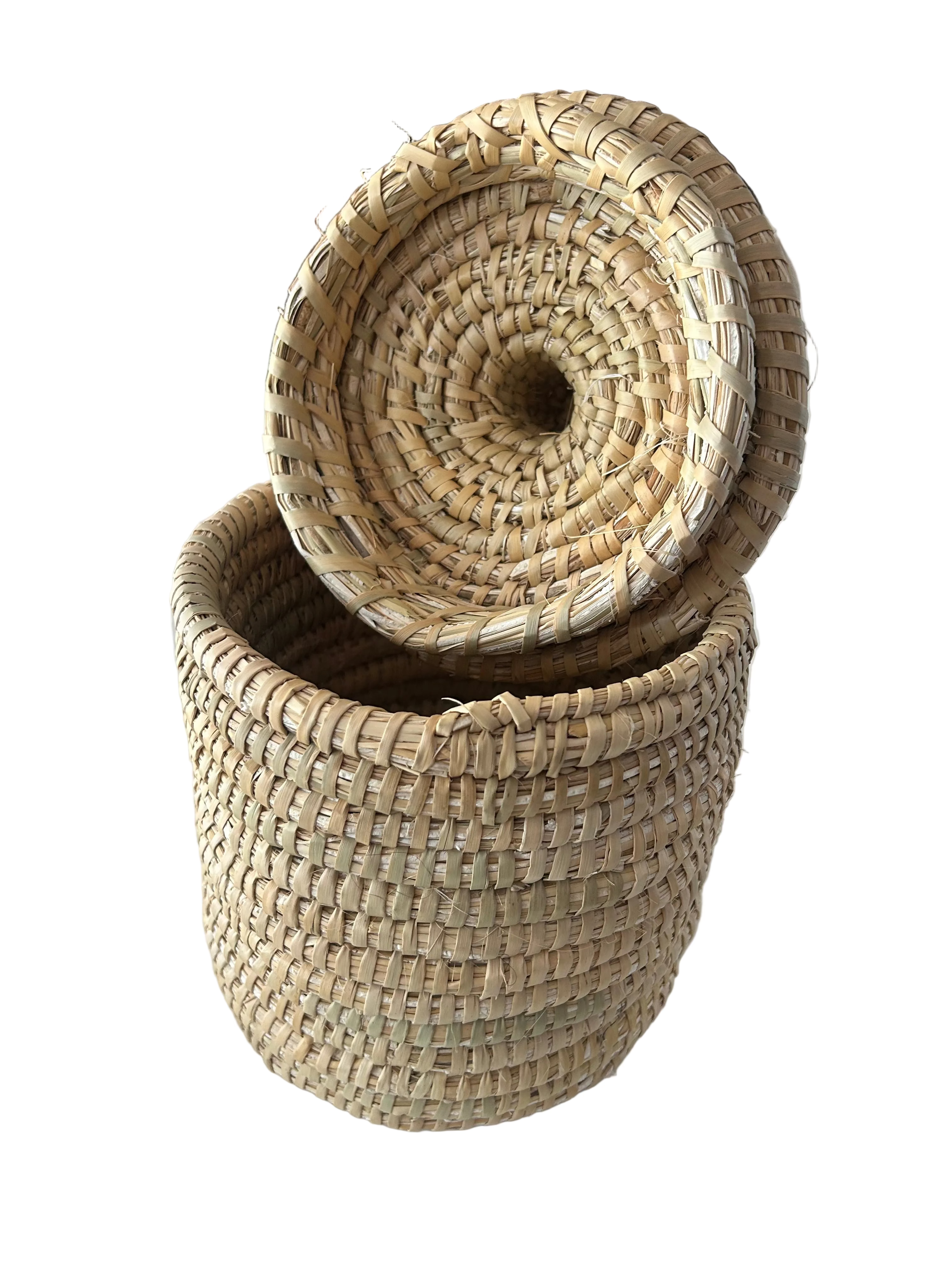 Panier marocain tressé avec couvercle en fibre naturelle — fait main au Maroc