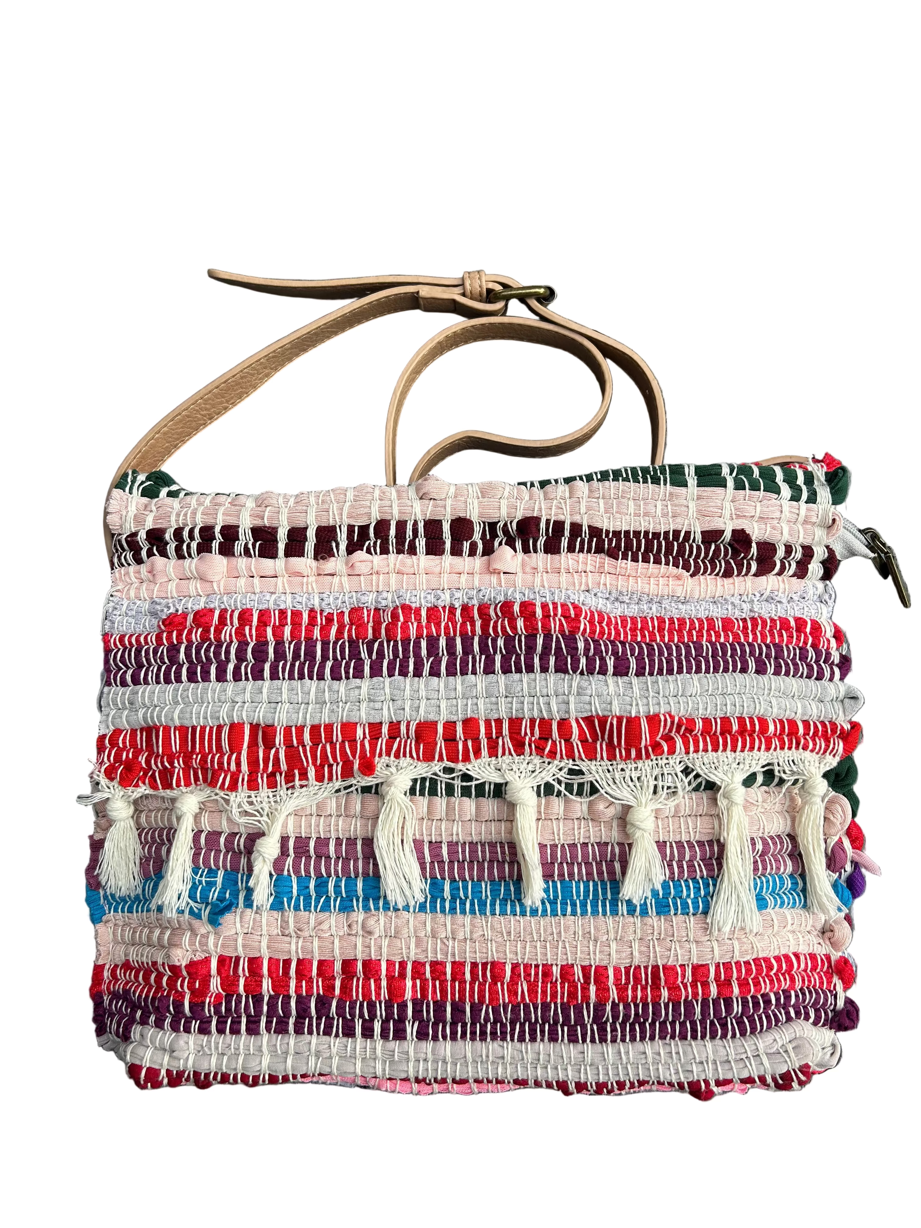 Sac besace multicolore en tissu recyclé bandoulière cuir et pompons — artisanat marocain fait main