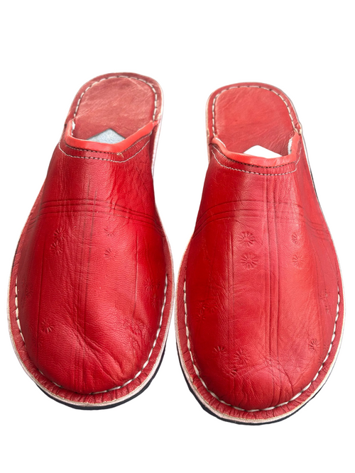 Babouche marocaine artisanale en cuir rouge sans talon — taille 44 fait main Maroc