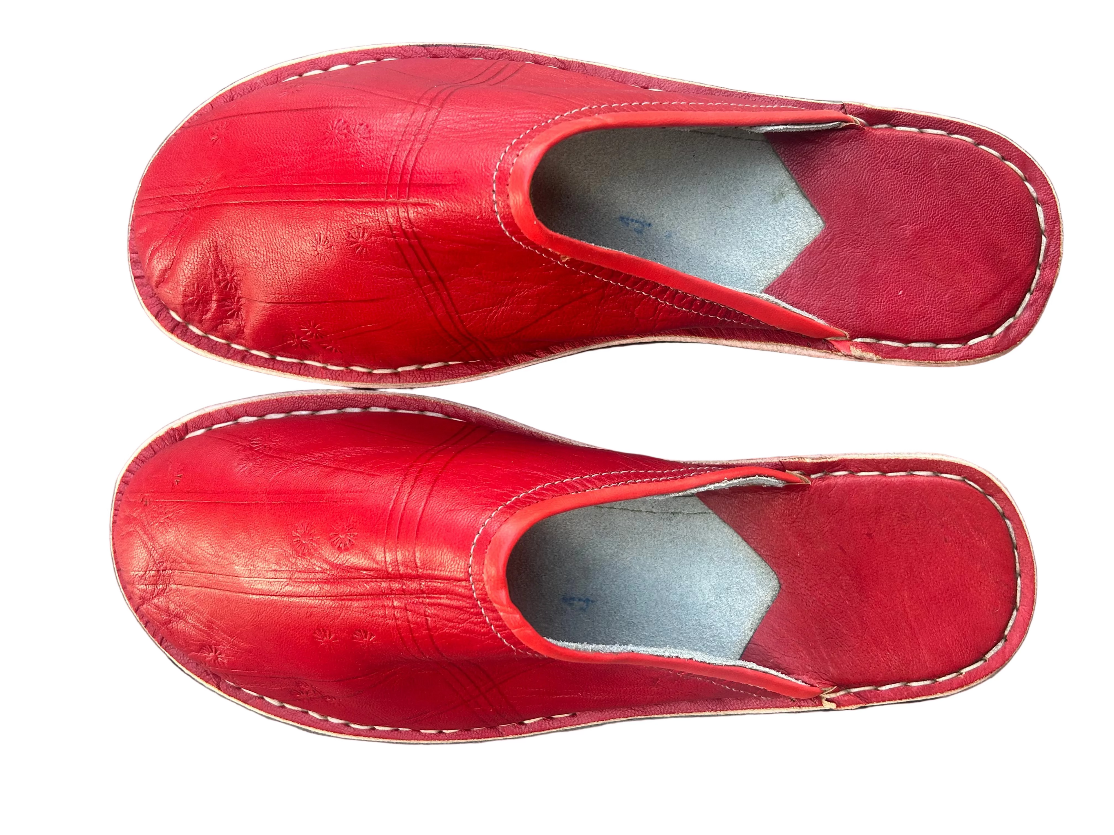 Babouche marocaine artisanale en cuir rouge sans talon — taille 44 fait main Maroc