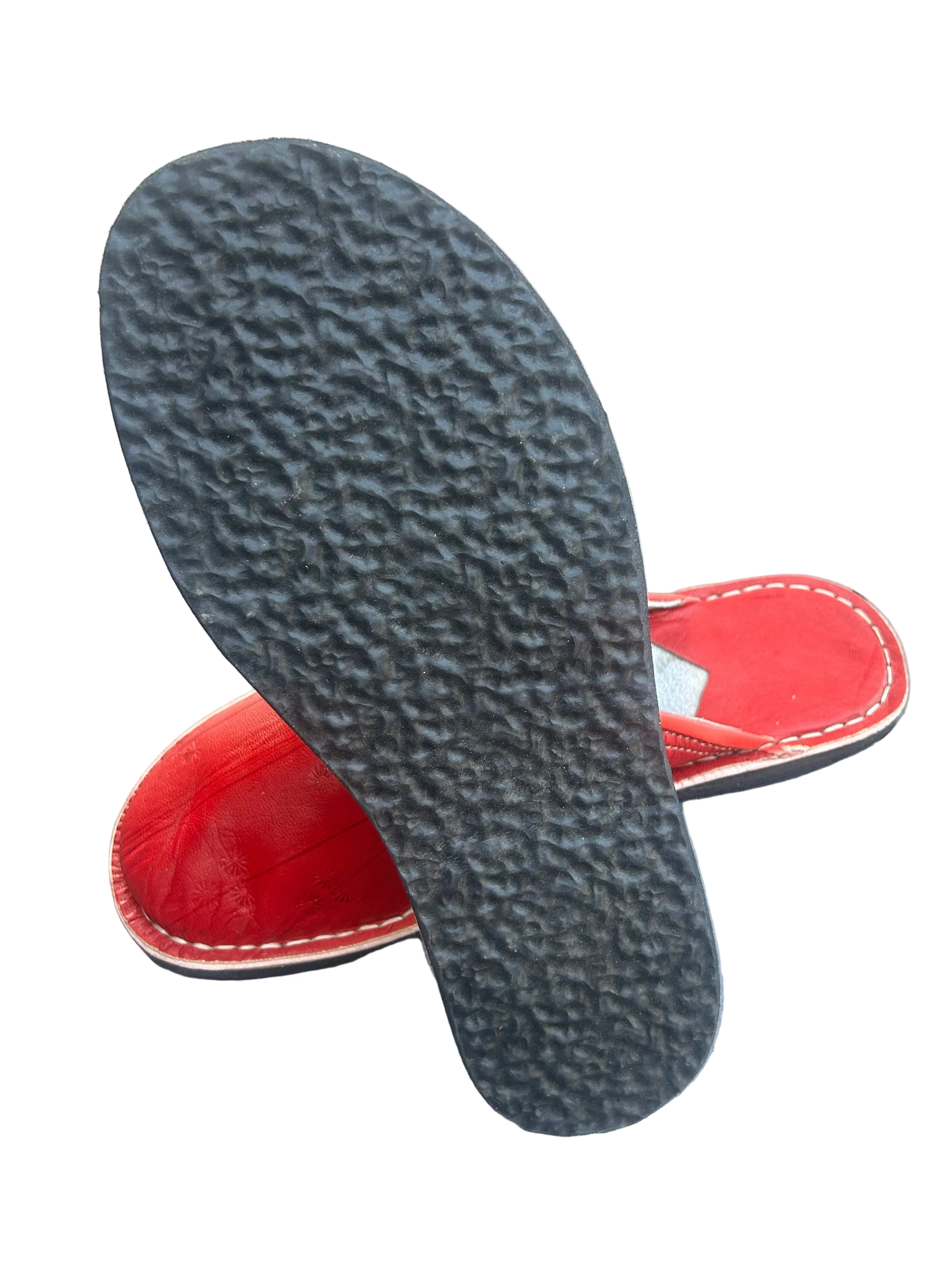 Babouche marocaine artisanale en cuir rouge sans talon — taille 44 fait main Maroc